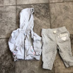 Carters jogging suit, 6 months.